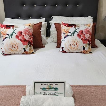 Garden Corner Guesthouse ボーフォート・ウェスト エクステリア 写真