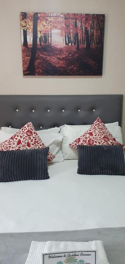 Garden Corner Guesthouse ボーフォート・ウェスト エクステリア 写真