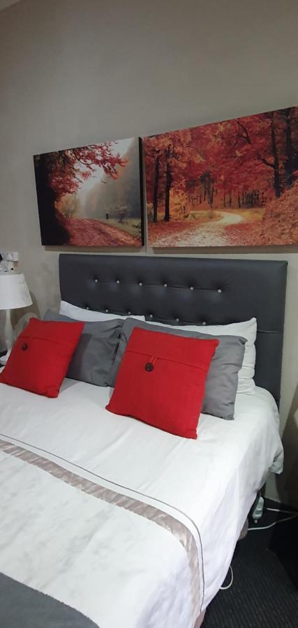 Garden Corner Guesthouse ボーフォート・ウェスト エクステリア 写真