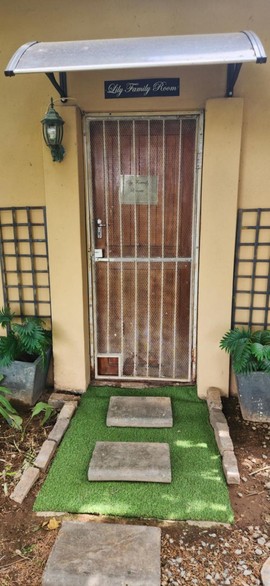 Garden Corner Guesthouse ボーフォート・ウェスト エクステリア 写真